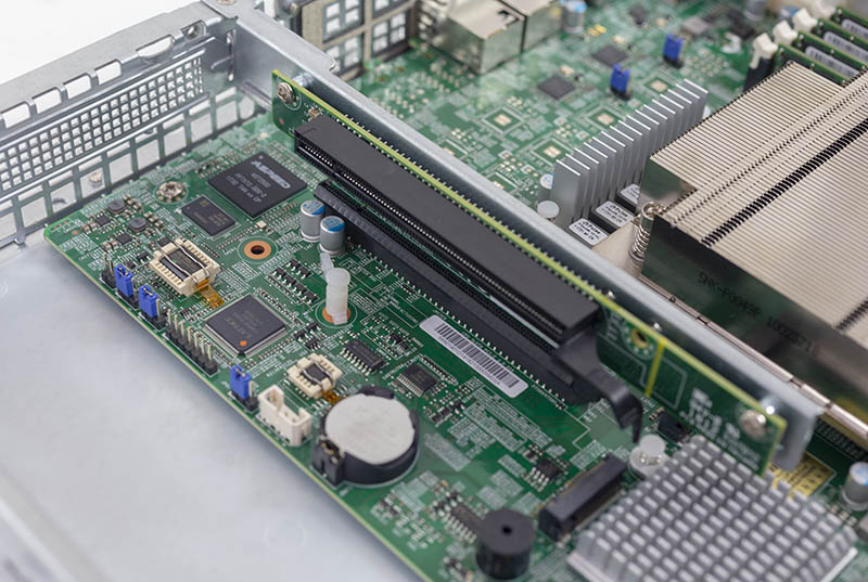Supermicro SYS 5019C MR PCIe X16 Riser
