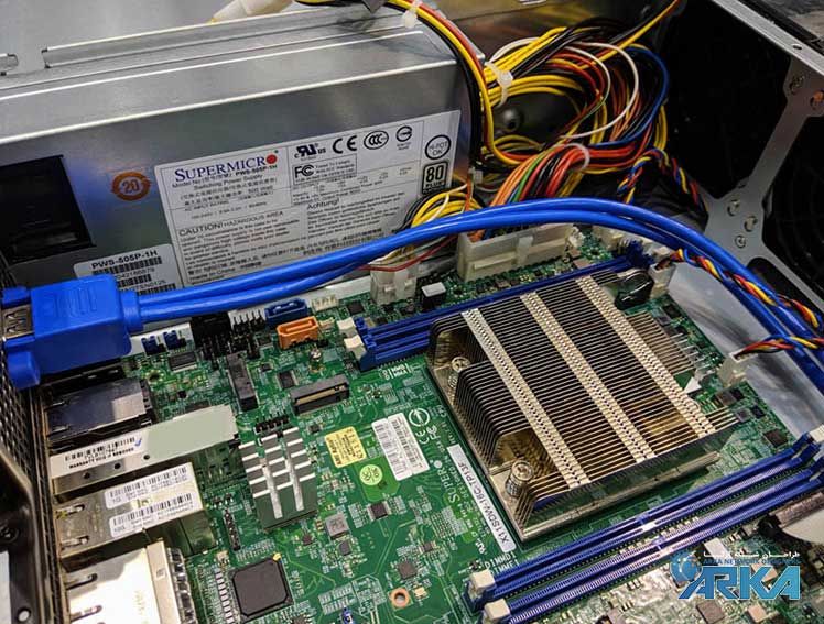 Supermicro SYS-E403-9D-8C-FN13TP